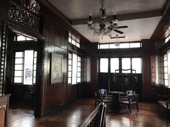 Museo nina Leon at Galicano Apacible